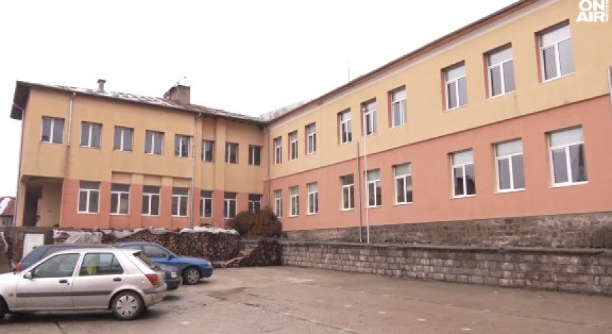 МОН за самоубийството на Билгин - бил е тормозен от учител, никой не е реагирал