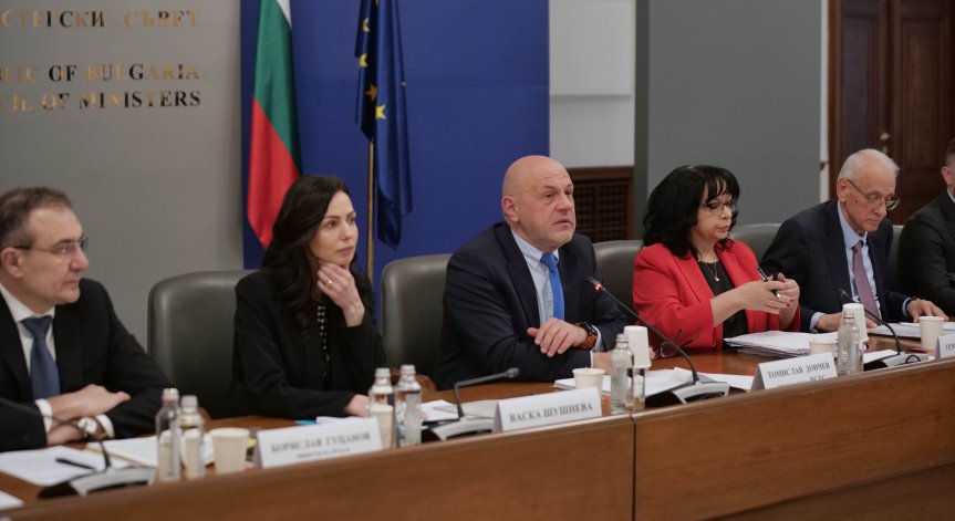 В средносрочен план разходите по КФП са в рамките на 40%-то правило.