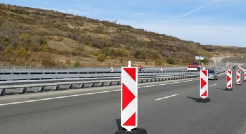 Шофьорите да внимават: Тестват виадукта при 13-ия км на 