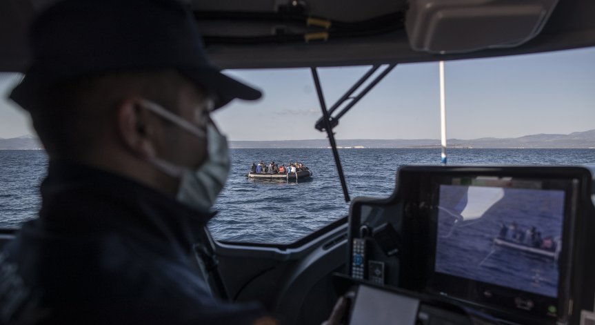 Бреговата охрана в Гърция спаси над 100 нелегални мигранти в Егейско море