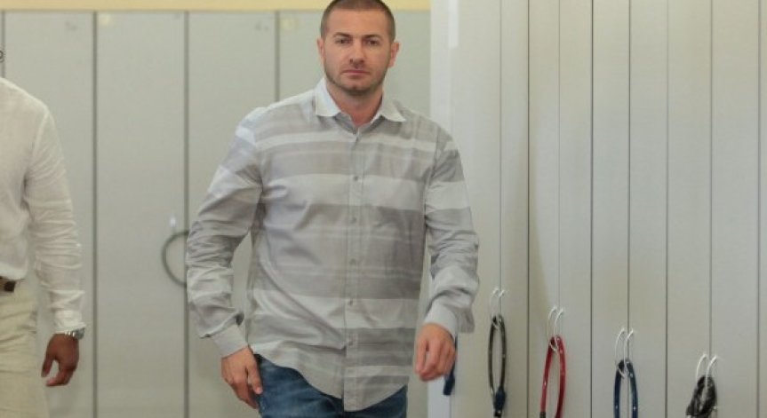 Оставиха в ареста шефа на 