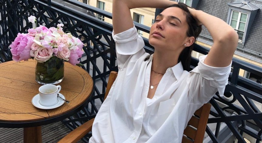 Гал Гадот изневери на обещанието си да не използва частни самолети