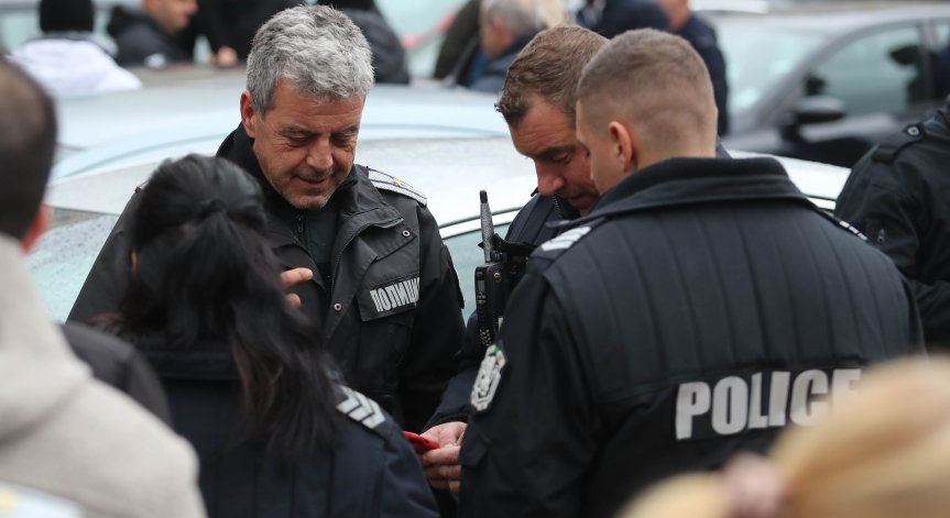 Пратиха на съд мъж, счупил носа на майката на детето си пред очите му