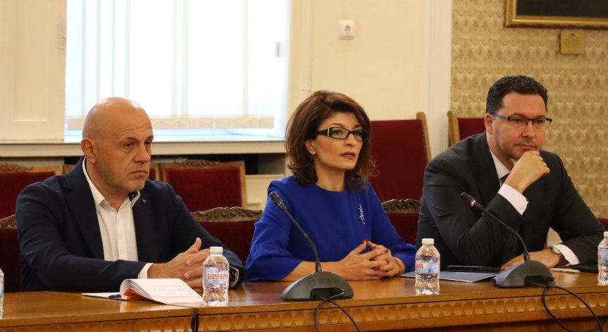 Дончев: Няма да правим аритметично мнозинство, а базирано на принципи