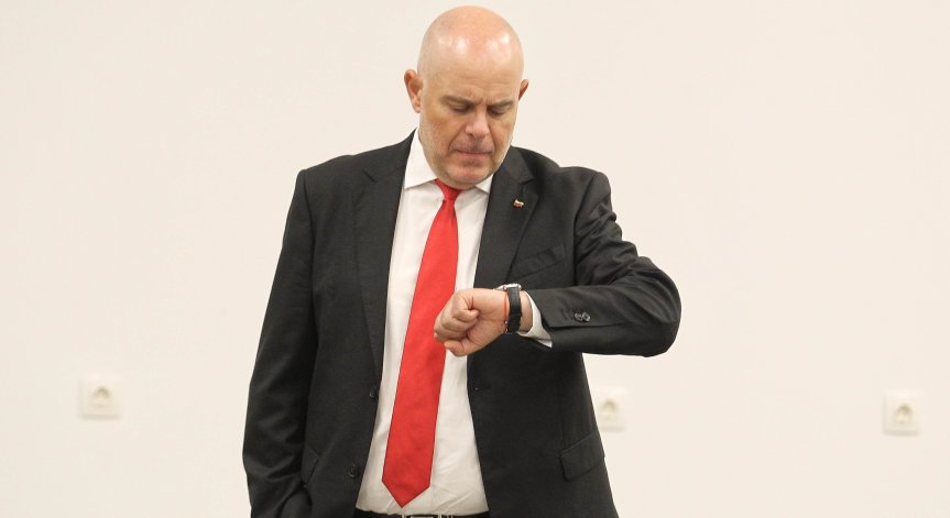 Гешев: В този парламент няма юристи, има болестна фиксация в моята личност