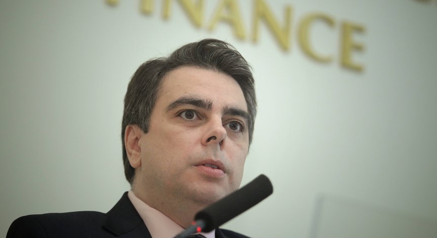Въвеждаме еврото на 1 януари 2024 г. при текущия курс към лева