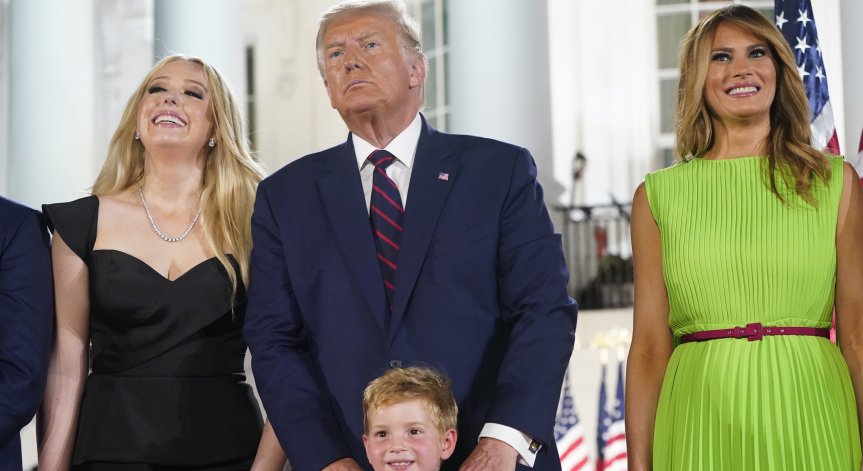 Тръмп прие номинацията на републиканците и размаха пръст на Байдън