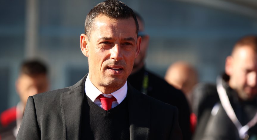 Томаш може да бъде спокоен за поста си засега.