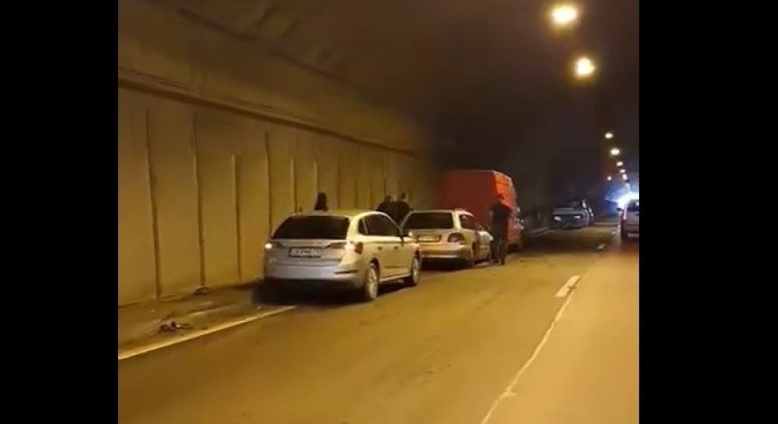 Две верижни катастрофи са станали в тунела на 
