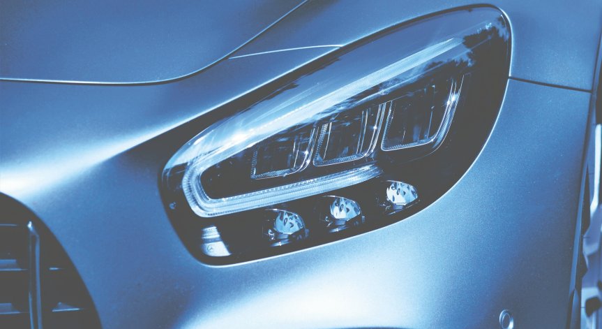 Какви са причините фаровете на автомобилите да потъмняват?