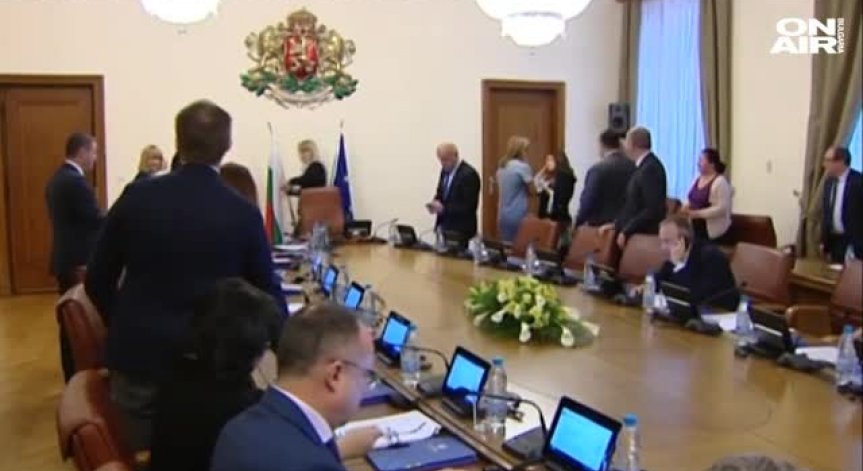 Гей бракове, трети пол... Конвенция срещу насилието скара министрите