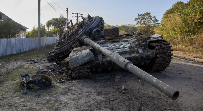 Боеприпасите свършват: Русия е загубила много бойна техника, санкциите я затрудняват