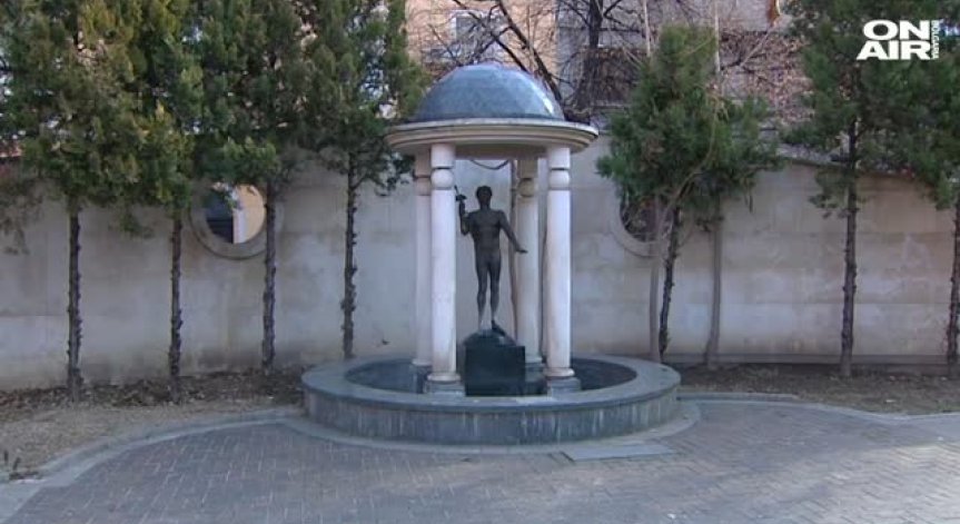 Откриха откраднатата статуя на Аполон от Централната баня в София