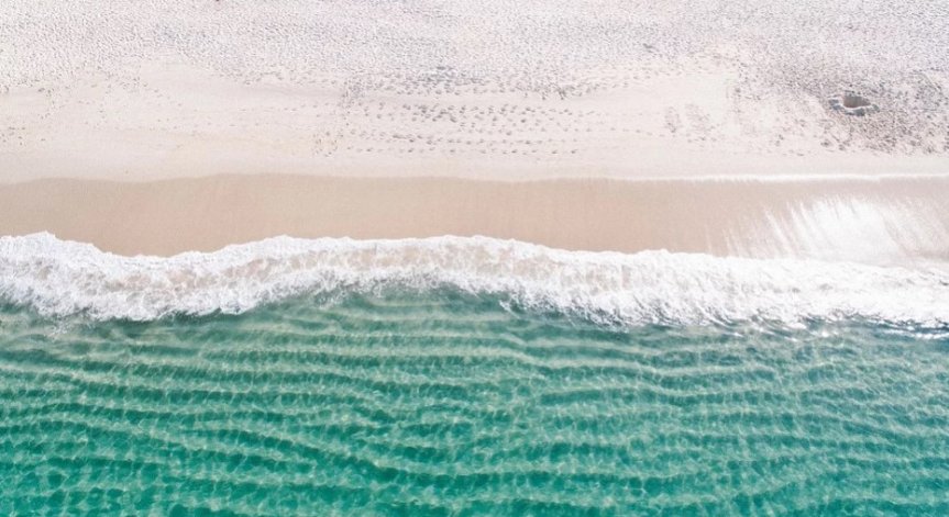 В Австралия посрещнаха Коледа на плажа