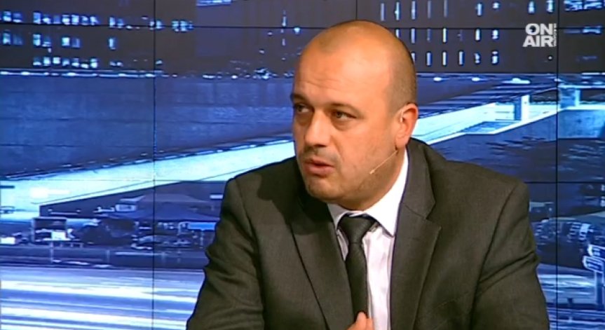 Заради ДАБЧ: БСП и ДПС настояват за оставката на вицепремиера Симеонов
