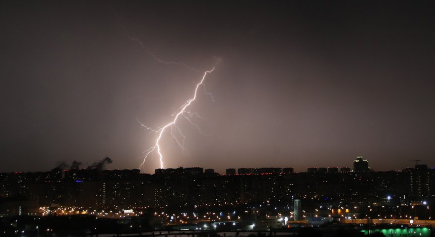 Мълния удари трима души в Русия.