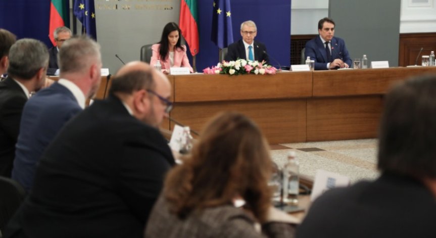 МС към посланиците от ЕС: Таксата касае само 