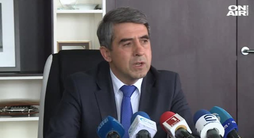 Плевнелиев разкритикува Румен Радев заради уседналостта