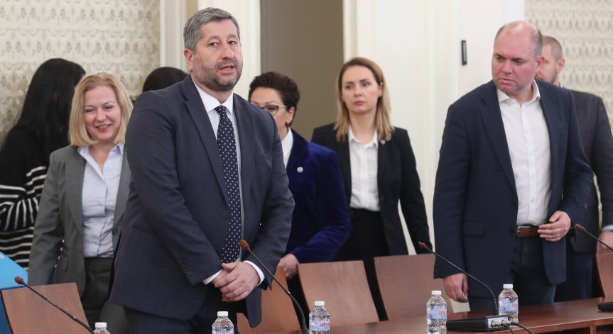Иванов: За да излезем от кризата, ГЕРБ и 