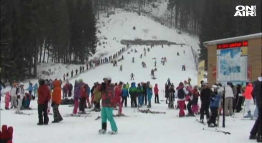 Ниски доходи: Едва 12% от българите планират зимна почивка