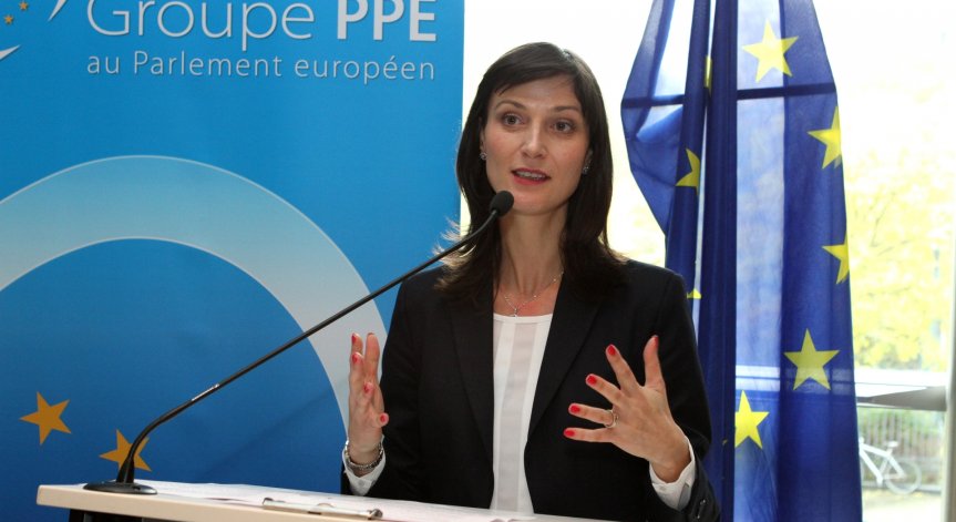 Мария Габриел: Либия не трябва да се превръща във втора Сирия 