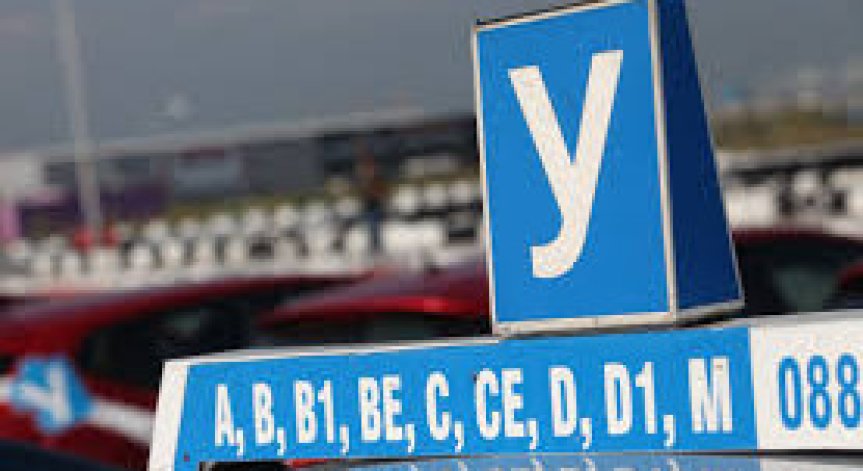 Възобновяват практическите изпити при шофьорските курсове 