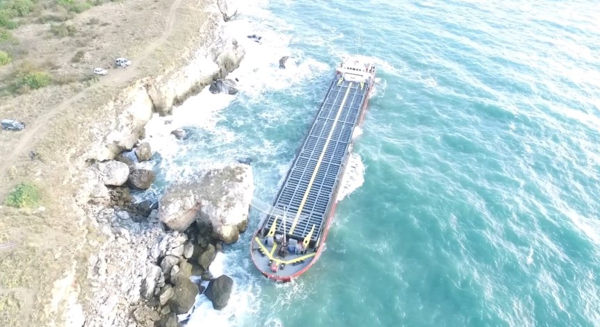 Източват още гориво от потъващия 