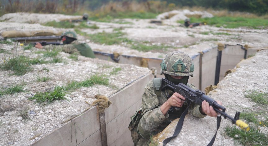 Русия засилва ударите си срещу Украйна.