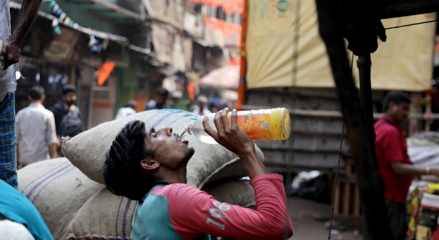Индия е в плен на горещините, високите температури взеха жертви