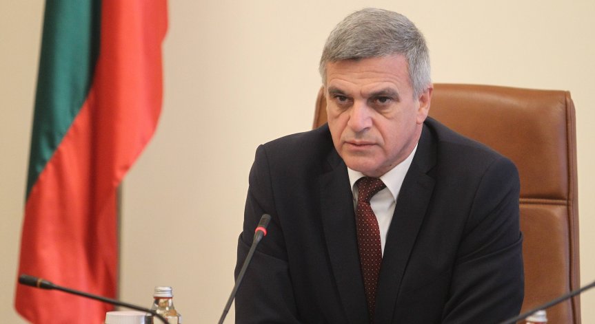 Изненадващо Стефан Янев освободи трима заместник-министри