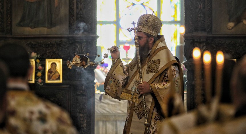 Хората се молят и за защита на дома и нивите от всякакви бедствия и нещастия.