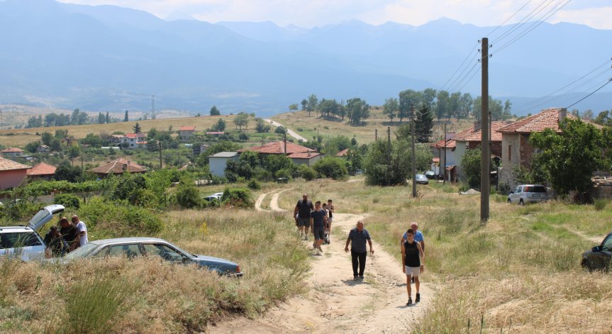 Мистериозни звуци изпод земята всяват паника в турско село
