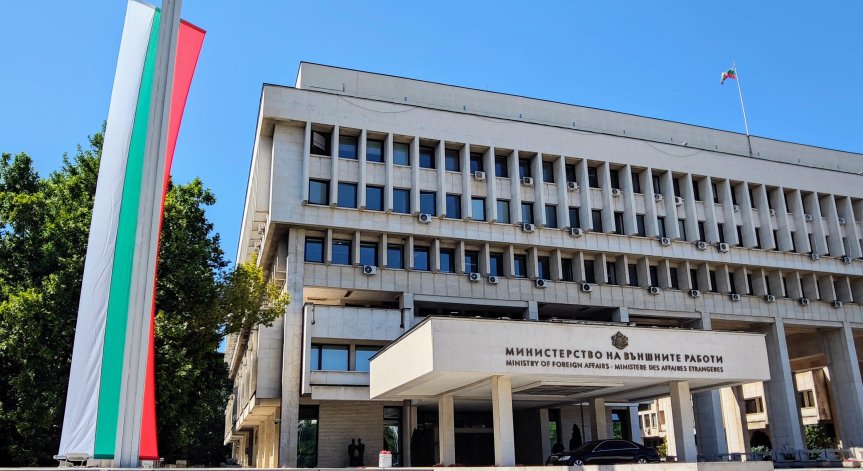 Българите във Франция получиха предупреждение от МВнР