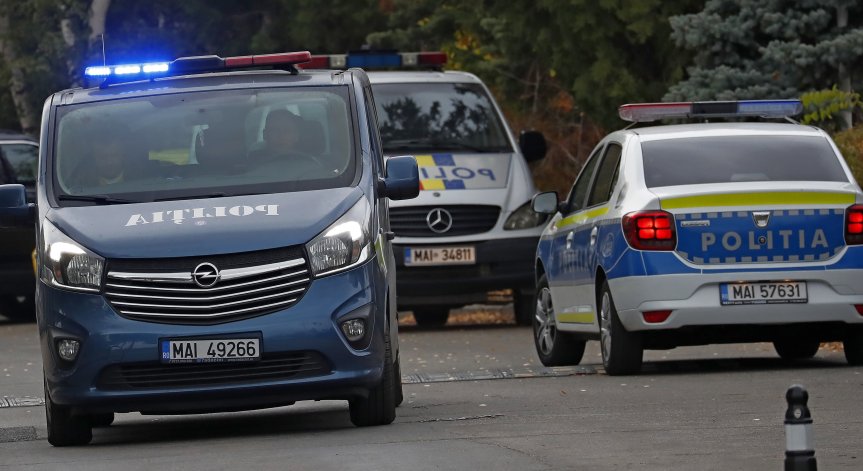 Над 60 души пострадаха в катастрофа на камион и два автобуса в Румъния
