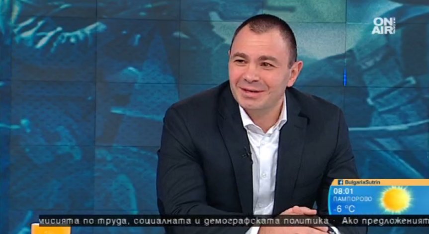Баретите скочиха срещу командира си, Валентин Радев разпореди проверка
