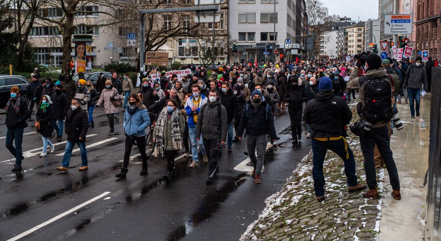 Германия регистрира над 25 хил. заразени за денонощие