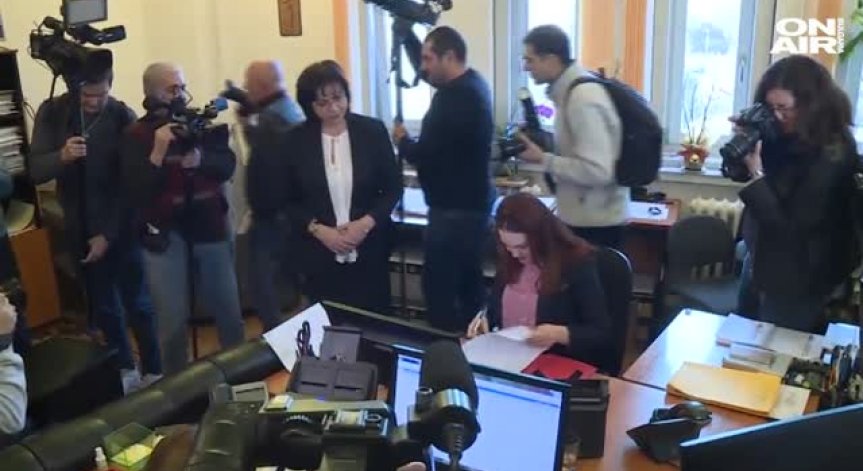 Корнелия Нинова 