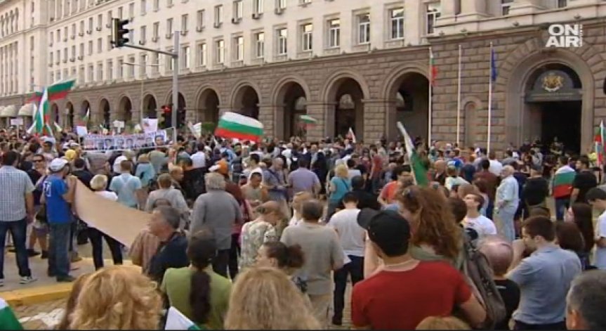 Три години след ДАНСwithme - защо са празни жълтите павета?