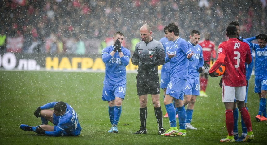 Двама титуляри на 