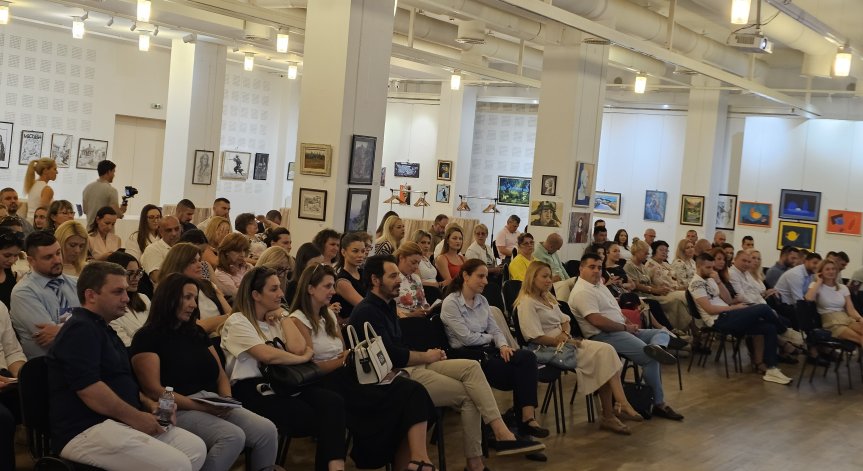 Основен партньор на форума е Fibank.