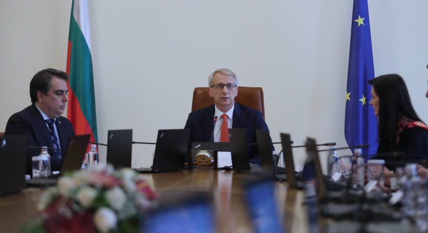 Денков свиква извънредна среща в МС по проблемите на пътната безопасност