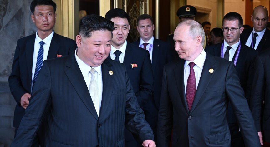 Ким Чен Ун за рождения ден на Путин: Имаме братски дълг към Русия