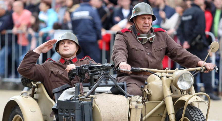 Празнични събития по повод 6 май ще се проведат в различни гарнизони на страната