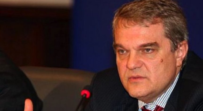 Румен Петков: Оставката на Станишев можеше да тушира общественото напрежение