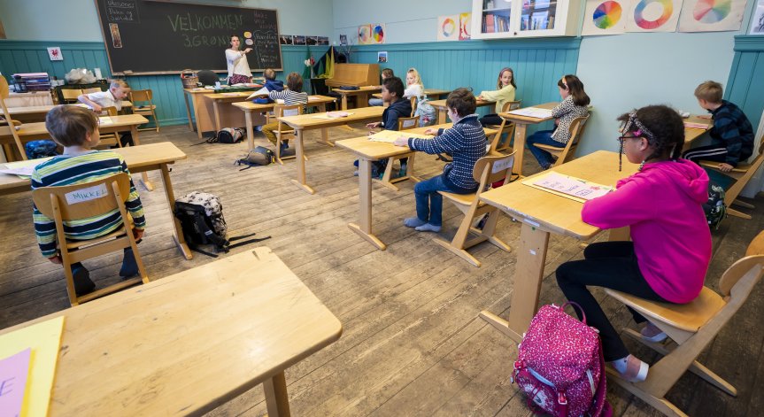 Осло затваря училищата и ограничава посетителите в частните домове