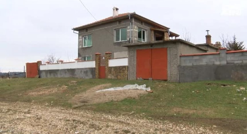 Мъж от Добри дял завърза приятелката си, защото се скарали
