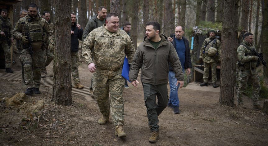 Зеленски поиска далекобойни удари по Русия след нови разрушения в Украйна