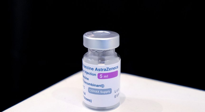 Пациенти са с редки неврологични усложнения след ваксинация с AstraZeneca