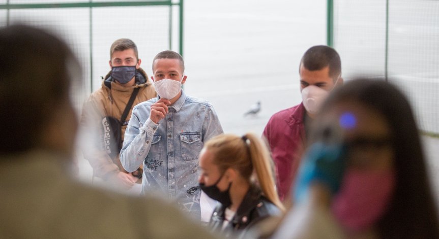 Затягат мерките в Софийска област, учениците от 5 до 11 клас минават онлайн