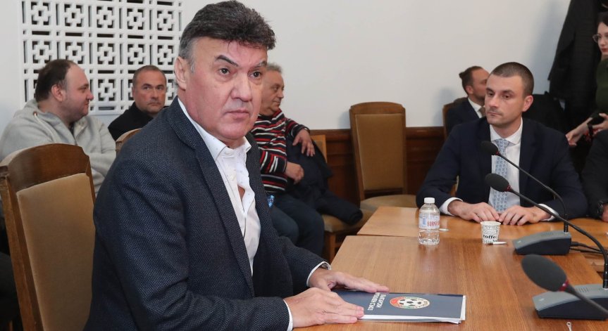 Екипът на Бербатов: Конгресът на БФС е заблуда, Михайлов иска да остане на власт